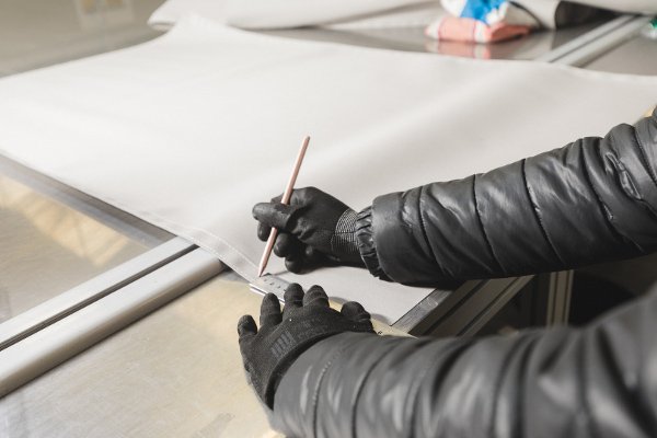 toiles stores bannes découpe toile store banne